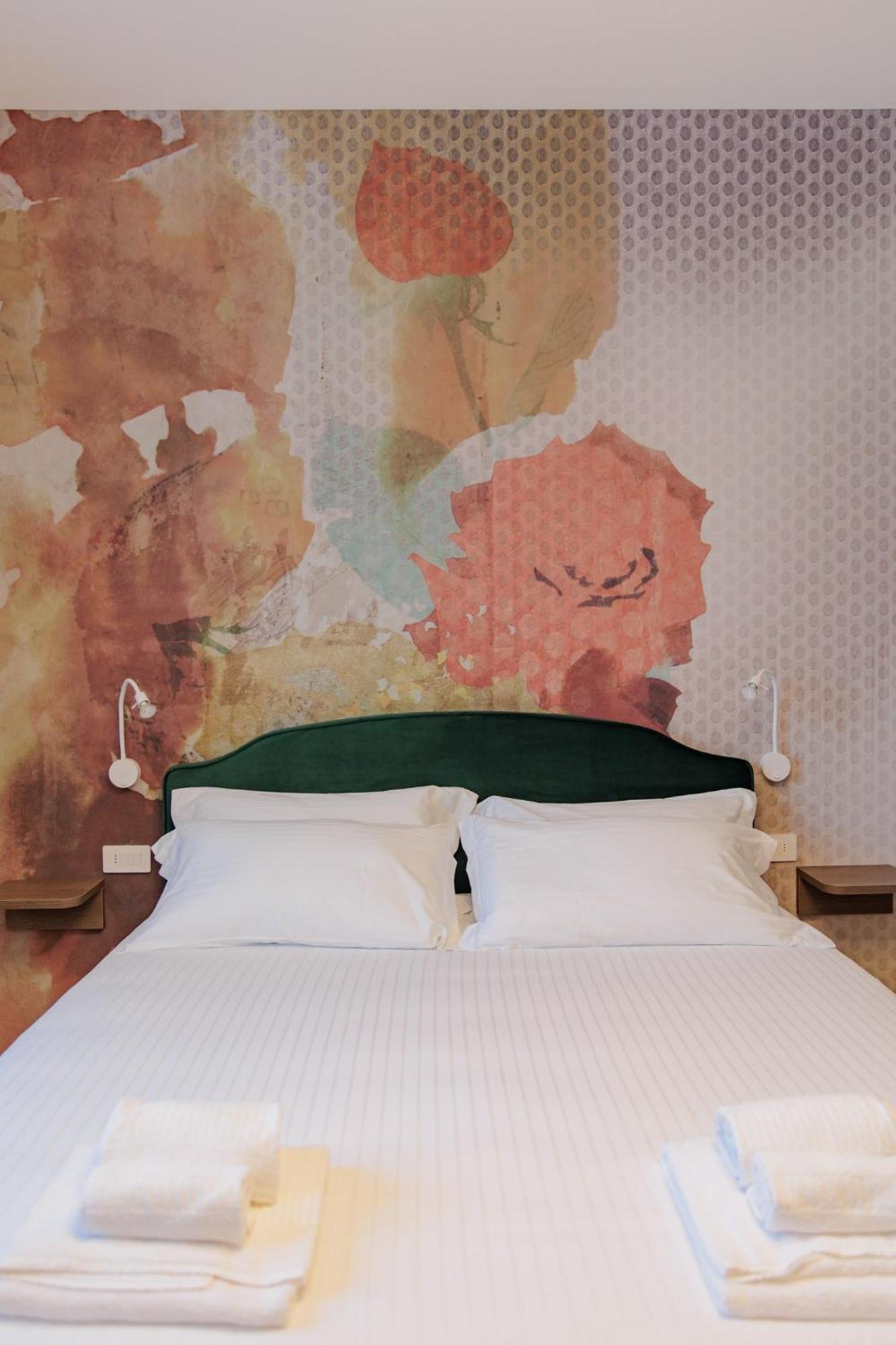 Ophelia Hotel Cazzago San Martino Exterior photo
