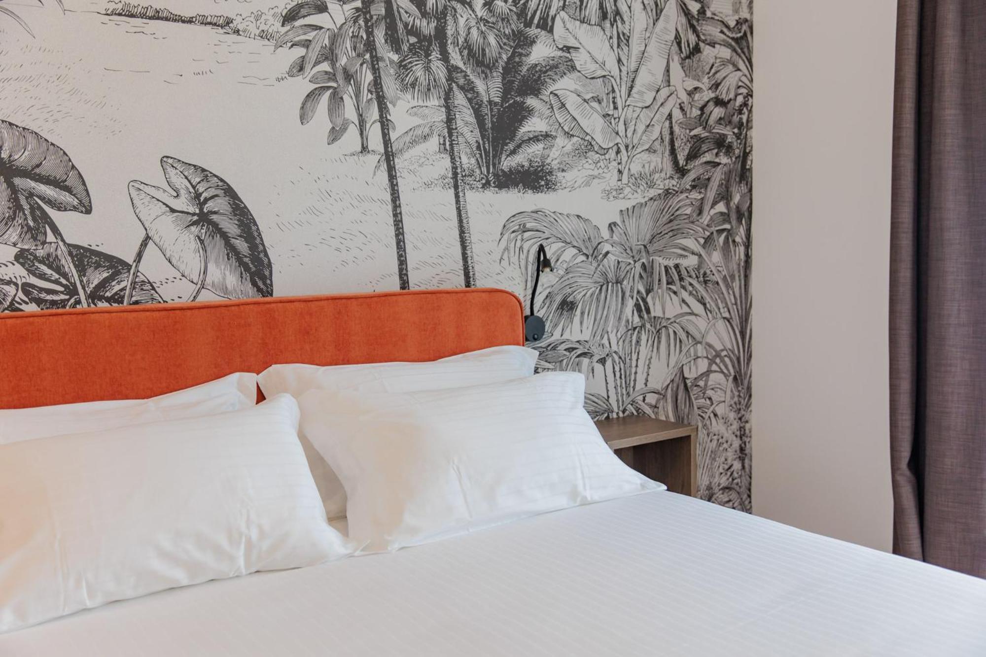 Ophelia Hotel Cazzago San Martino Exterior photo